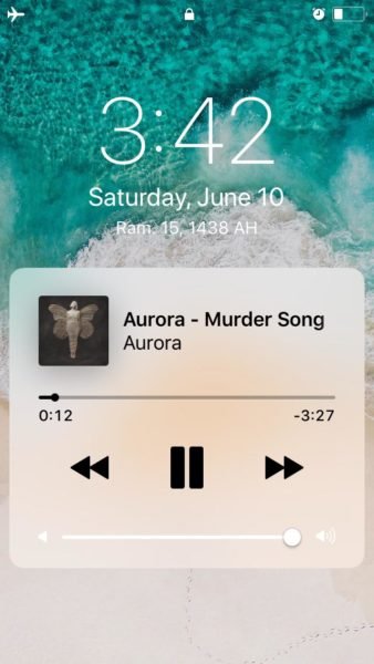 iOS 11 LockScreen Music Play